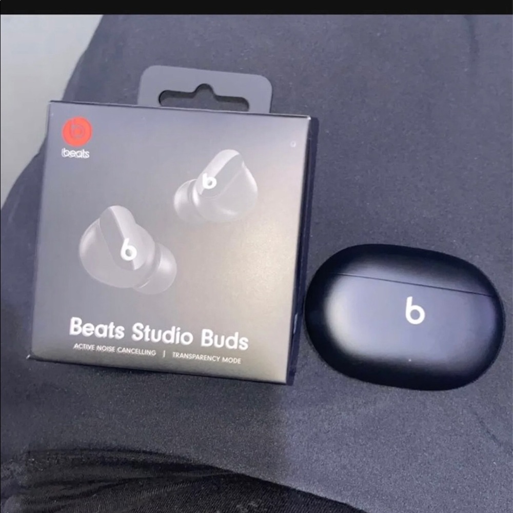 Beats Studio Buds Bluetooth